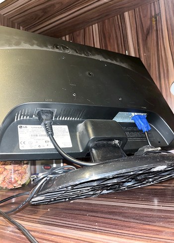 Siyah LG Flatron Monitör - Görsel 3