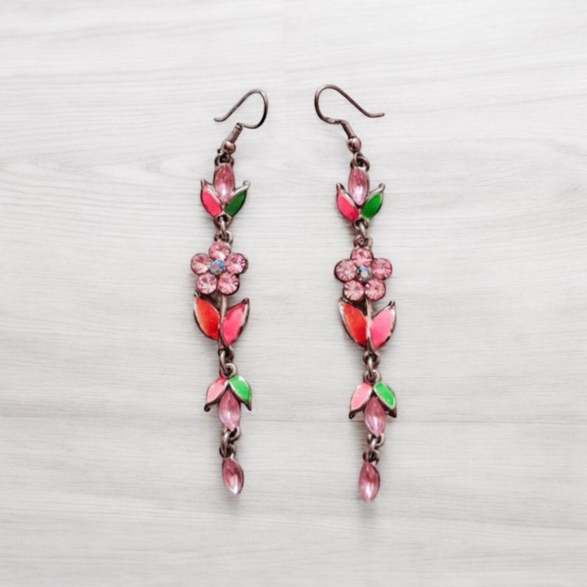 Mineli çiçek tasarımlı otantik küpeler - Görsel 2