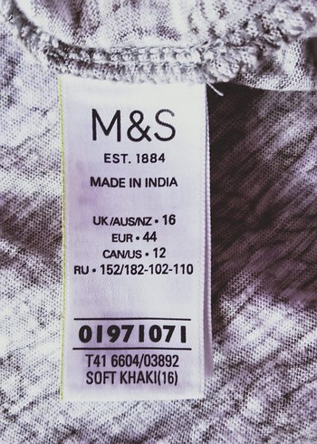44 Beden çeşitli Renk Marks and Spencer renkli çiçekli bluz