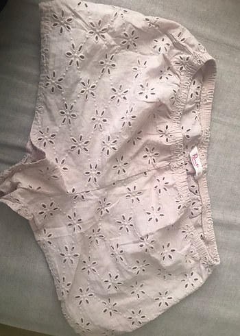 Çiçek Detaylı Pudra Rengi  Şortu - Görsel 2