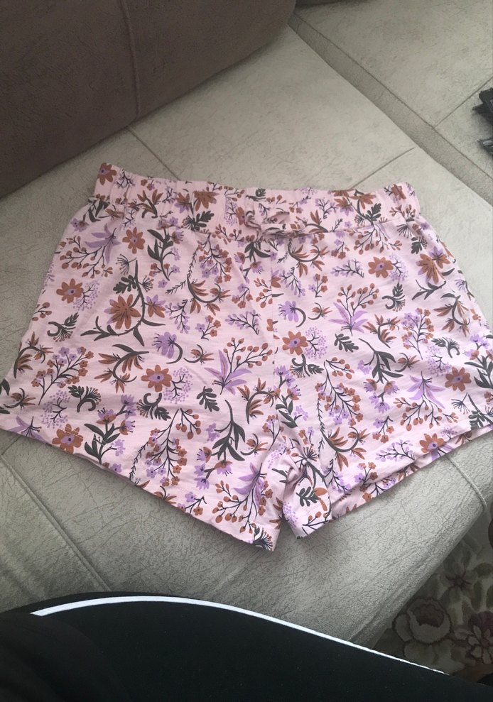 Pembe Çiçek Desenli Bohem Mini Şort - Görsel 2