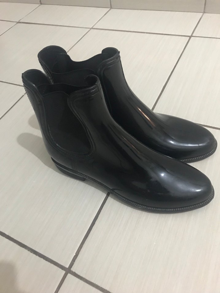 Siyah Rugan Kadın Bot - Görsel 5