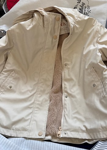 Zara 4 Yaş