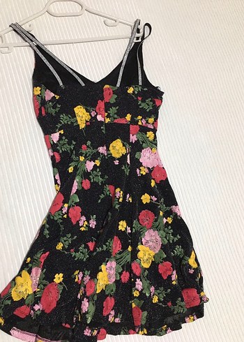 Çiçek Desenli Askılı Midi Elbise - Görsel 4