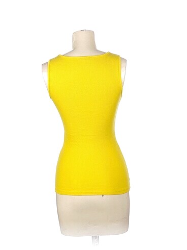 m Beden PreLoved T-shirt %70 İndirimli.