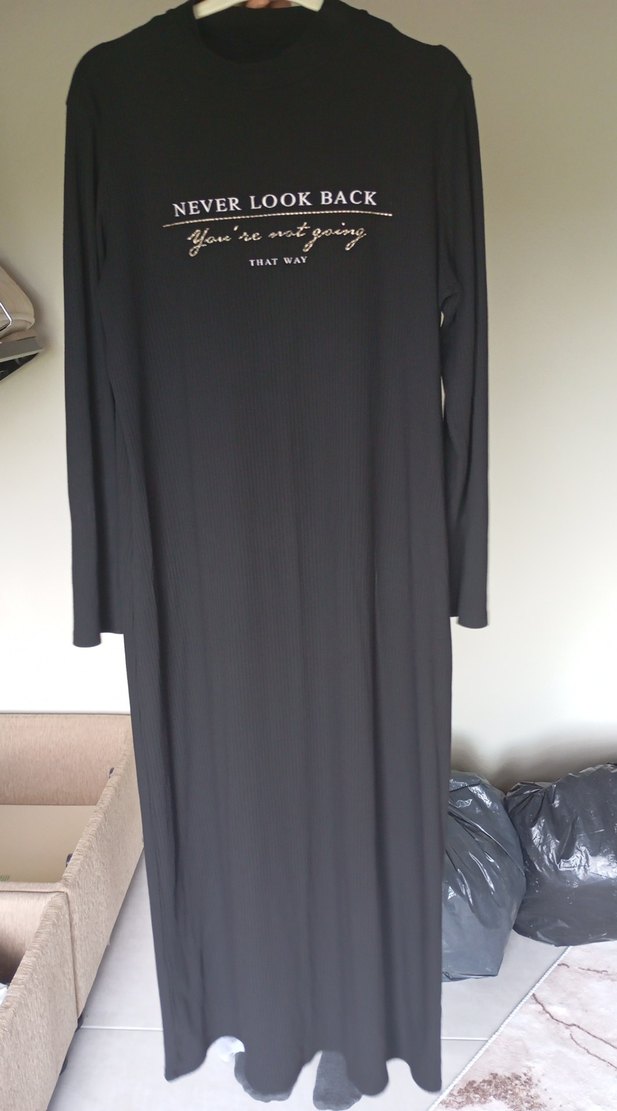 Siyah Baskılı Uzun Kollu Uzun Elbise - Görsel 2