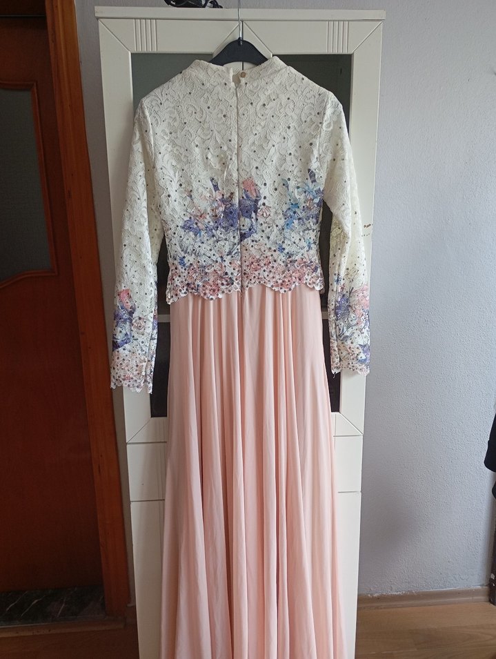 Dantel Detaylı Uzun Pembe Nişan Elbisesi - Görsel 2