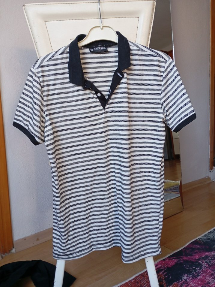 THEORI Beyaz Gri Zebra Desenli Polo Yaka Tişört - Görsel 2