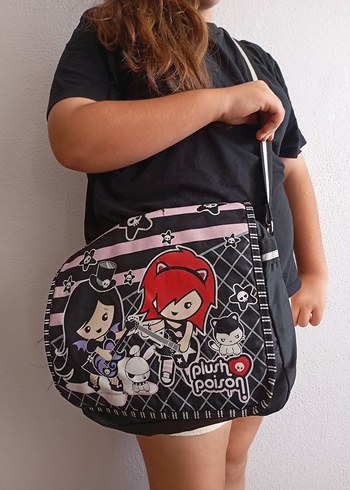 Çocuk Siyah Okul Çantası Plush Poison Desenli