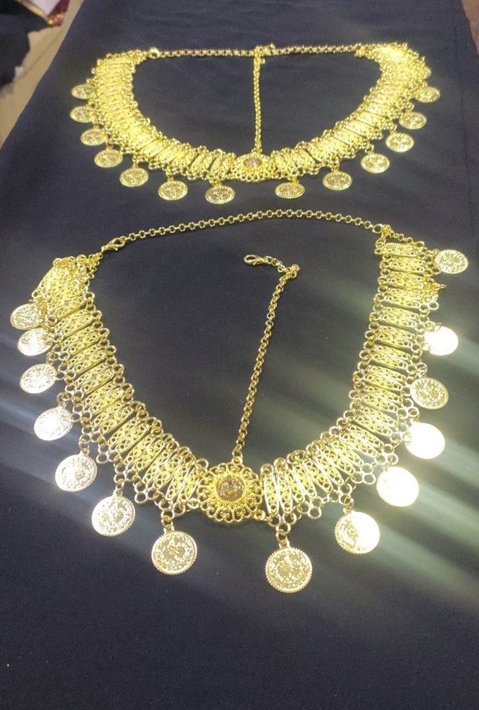 Altın Renkli Pul İşlemeli Kadın El Zinciri - Görsel 4