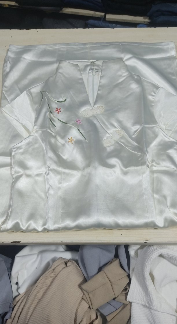 Nakışlı Beyaz kadın turnik - Görsel 3