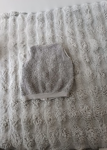 Çocuk Gri Kürklü Kolsuz Yelek - Görsel 2