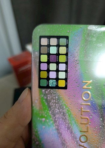 Revolution Parlak Çok Renkli Göz Farı Paleti - Görsel 2