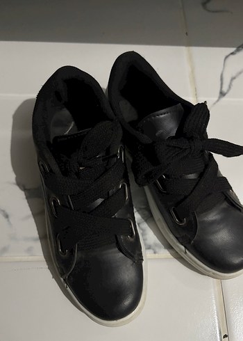Diğer Siyah Bağcıklı Kadın Sneakers