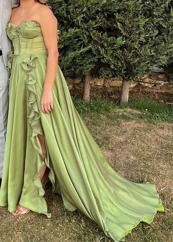 Yeşil Straplez Uzun Fırfırlı Abiye Elbise - Görsel 4