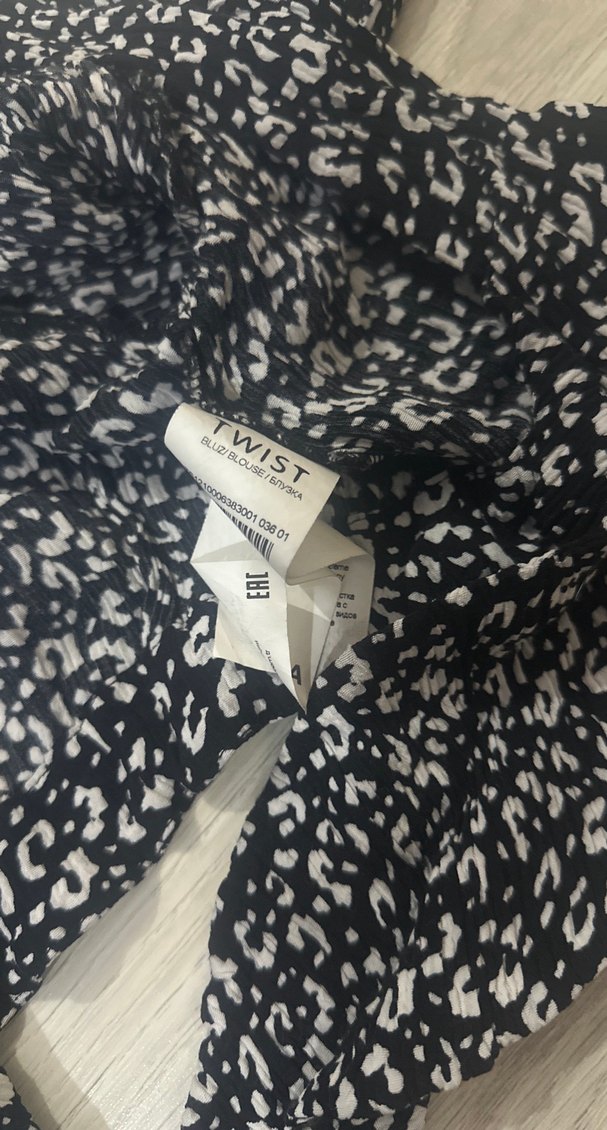 Yılan Desenli Siyah Mini Bluz - Görsel 3