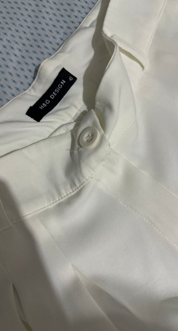 Beyaz Pilili Kadın Kumaş şort  Pantolon - Görsel 3