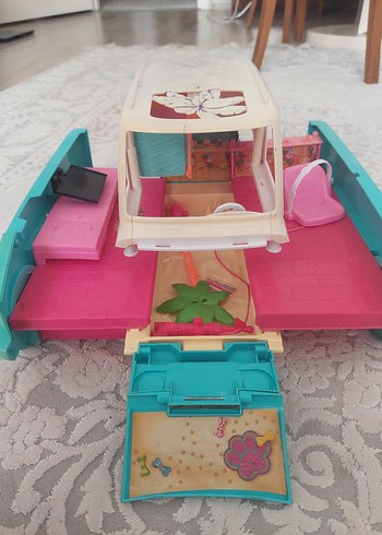 Beden Barbie büyük boy oyuncak arabası