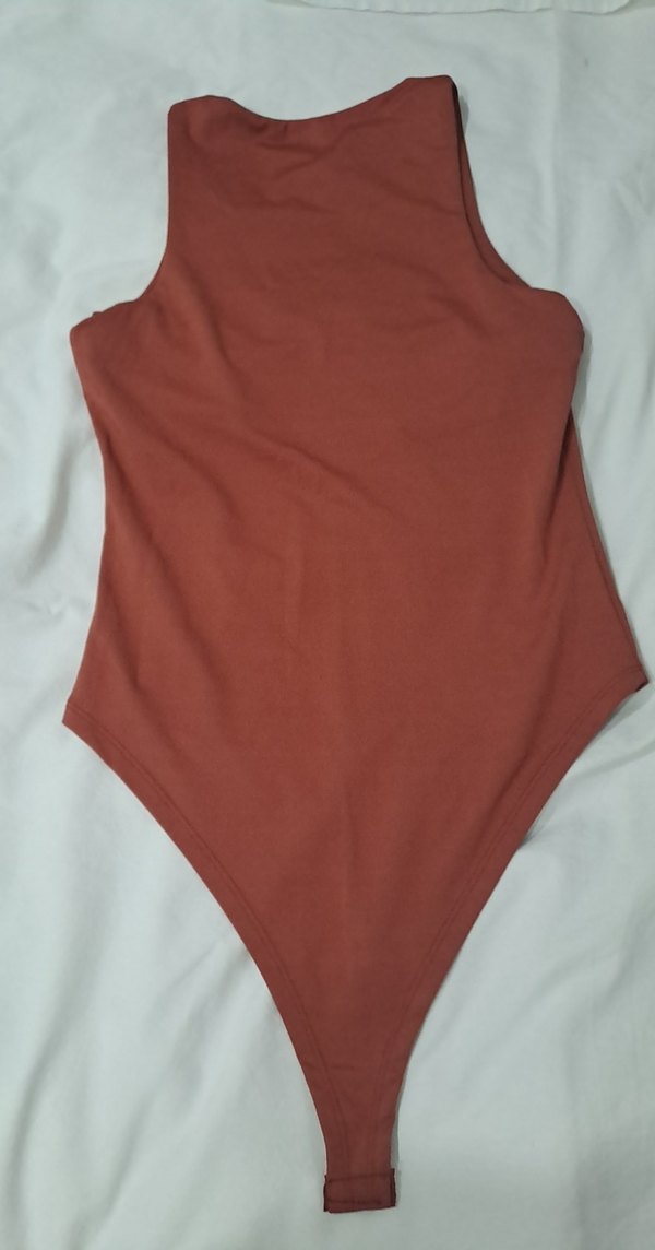Kahverengi Yüksek Yakalı Kolsuz Bodysuit - Görsel 3