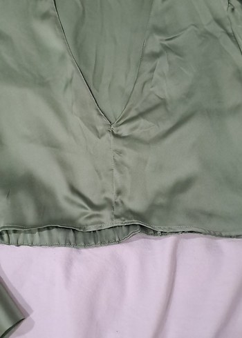 Kadın Yeşil V Yaka Mini Saten Gömlek - Görsel 5