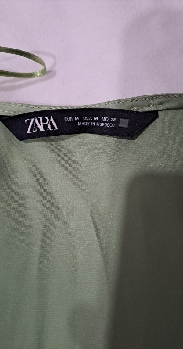 Kadın Yeşil V Yaka Mini Saten Gömlek - Görsel 4