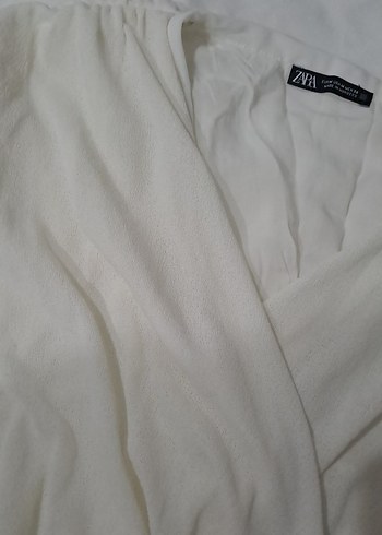 Beyaz Keten V Yaka Kolsuz Bluz - Görsel 3