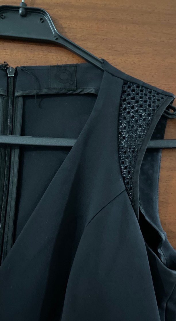 Siyah V Yaka Midi Elbise - Görsel 4