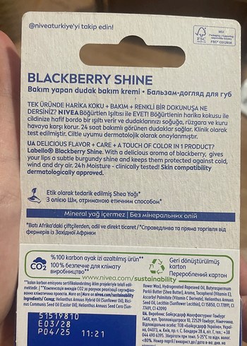 Nivea Siyah Böğürtlen Parlaklığı Dudak Balmı - Görsel 2