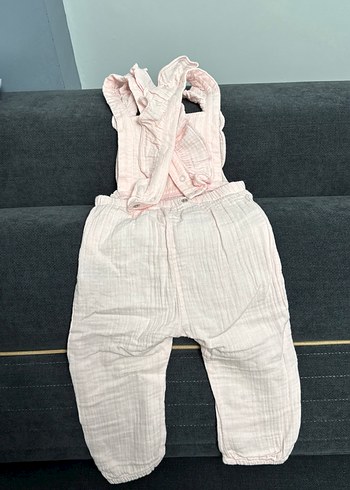 1 Yaş Beden Nakışlı Fırfırlı Bebek Kız Tulum