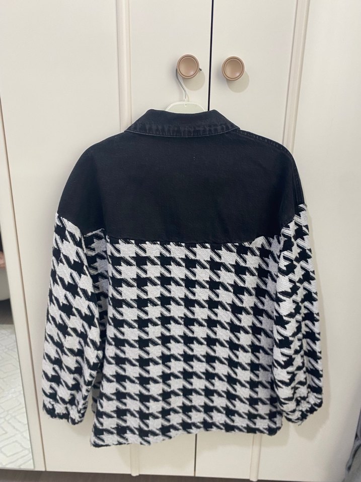 Düğmeli Siyah Beyaz Denim ceket - Görsel 2