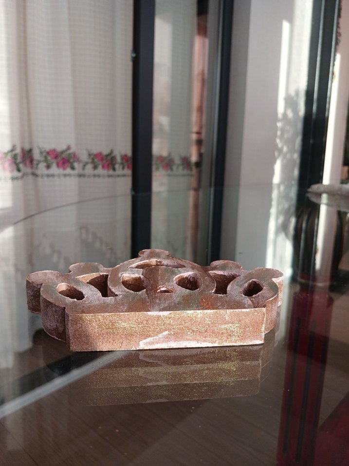 Parlak Bej Ahşap Taç Figür - Görsel 3