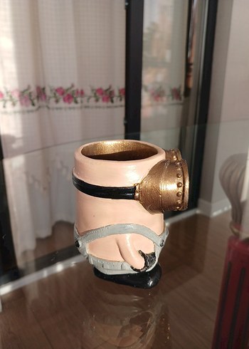 Bej ve Gri Minyon Figür - Görsel 3