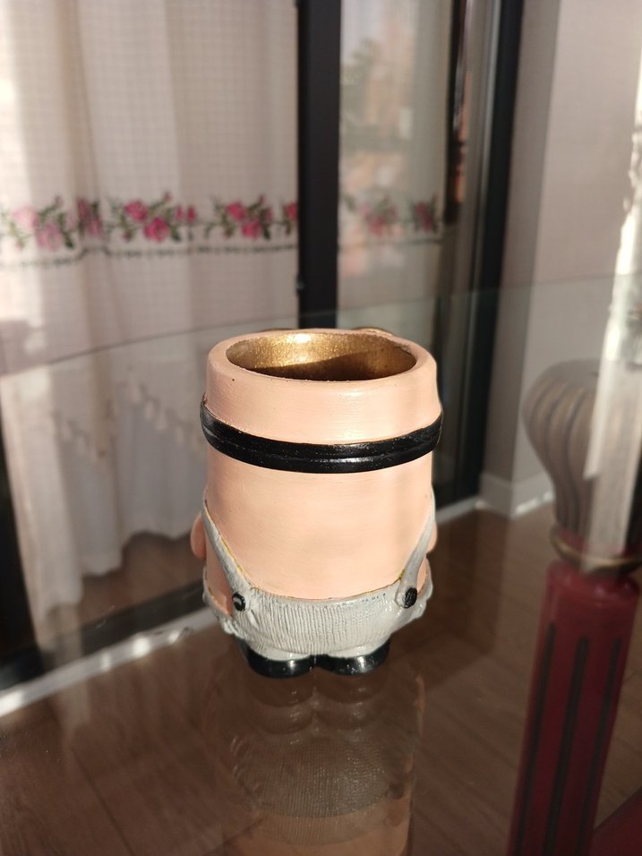 Bej ve Gri Minyon Figür - Görsel 4