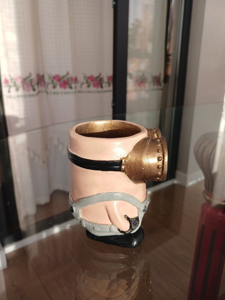 Bej ve Gri Minyon Figür - Görsel 3