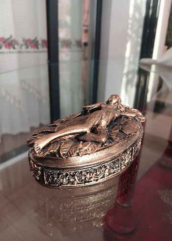 Vintage Altın Renkli Kutu - Görsel 2