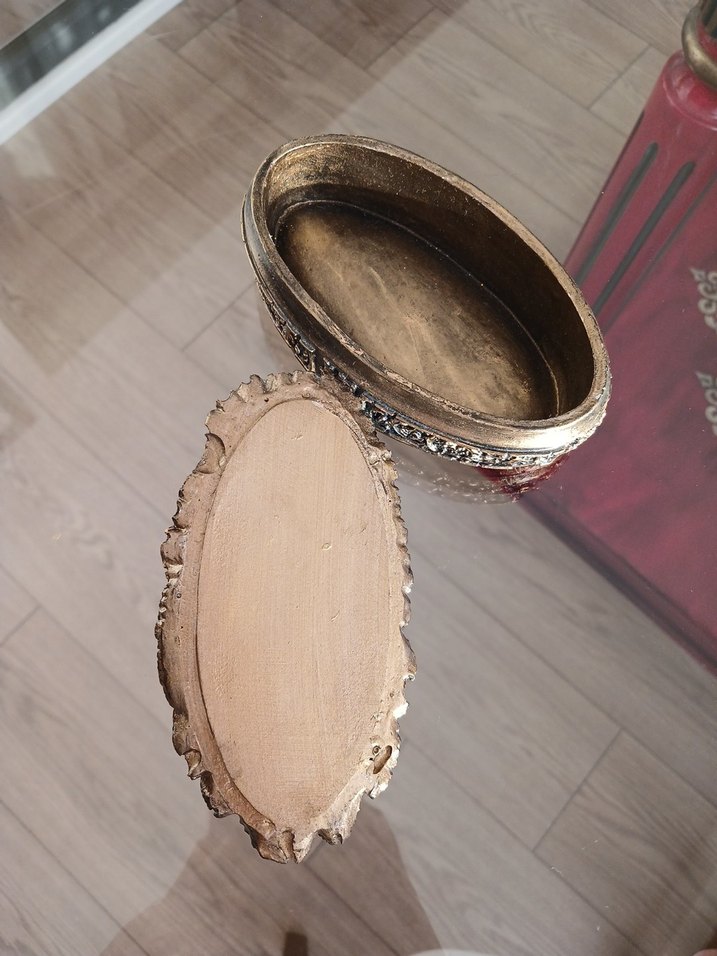 Vintage Altın Renkli Kutu - Görsel 4