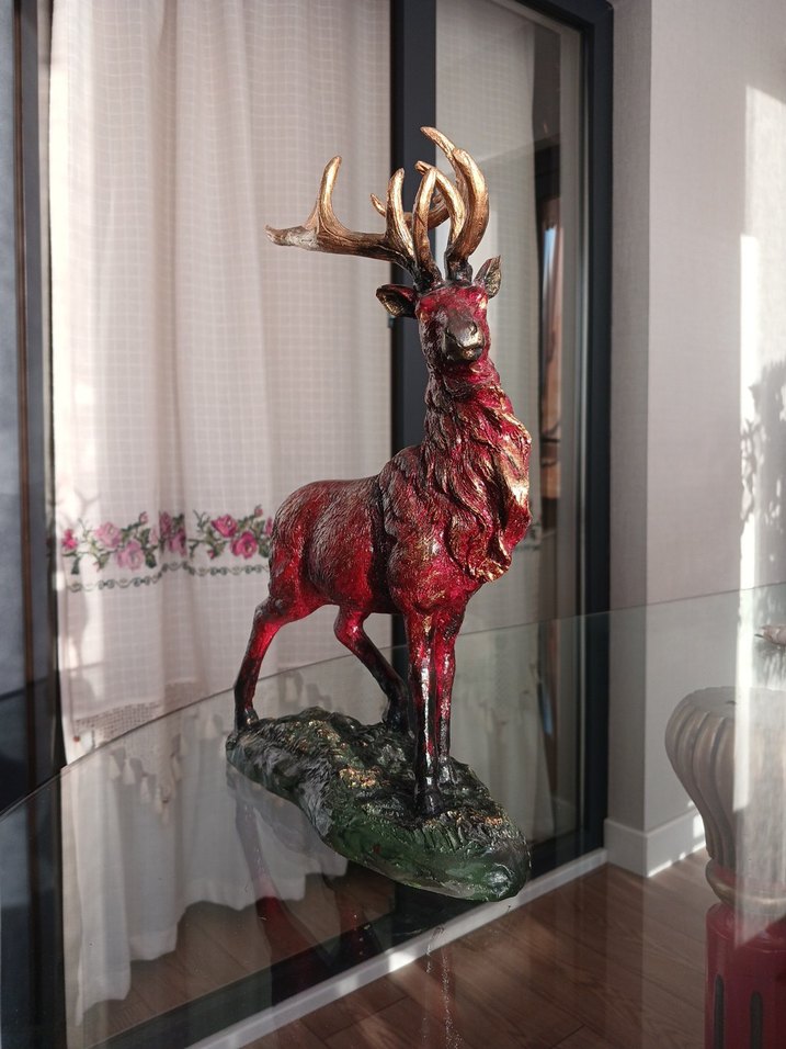 Koyu Kırmızı Geyik Figürü - Görsel 2