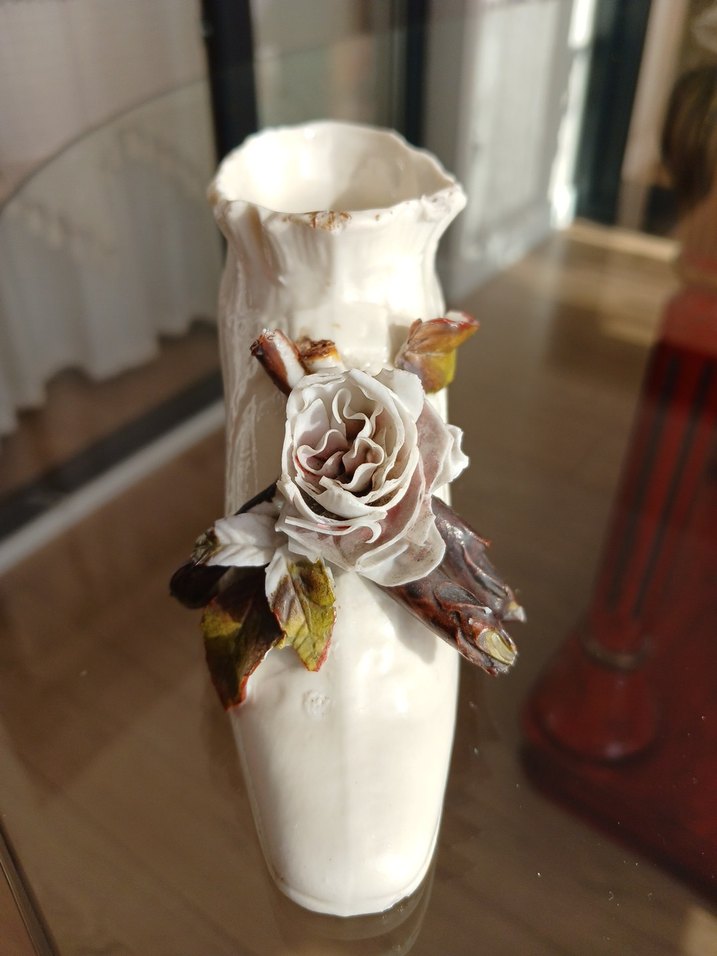 Antika Çiçek Detaylı Porselen Ayakkabı Biblo - Görsel 3