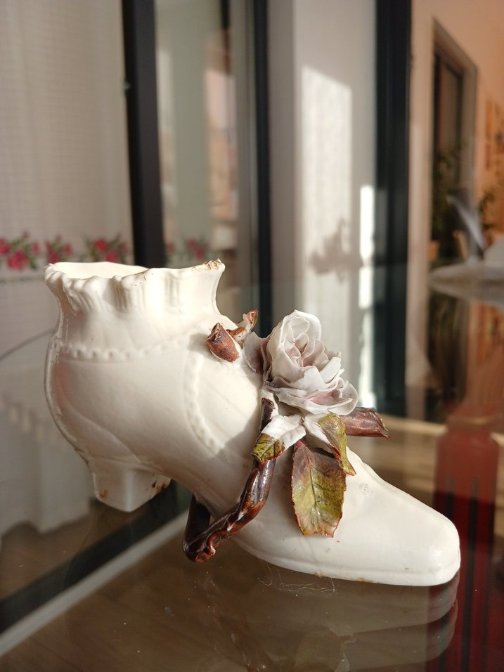 Antika Çiçek Detaylı Porselen Ayakkabı Biblo - Görsel 2