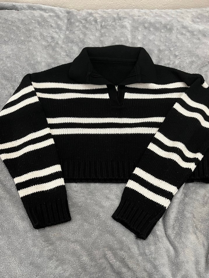 Siyah Beyaz Çizgili Uzun Kollu Örgü Kazak - Görsel 2