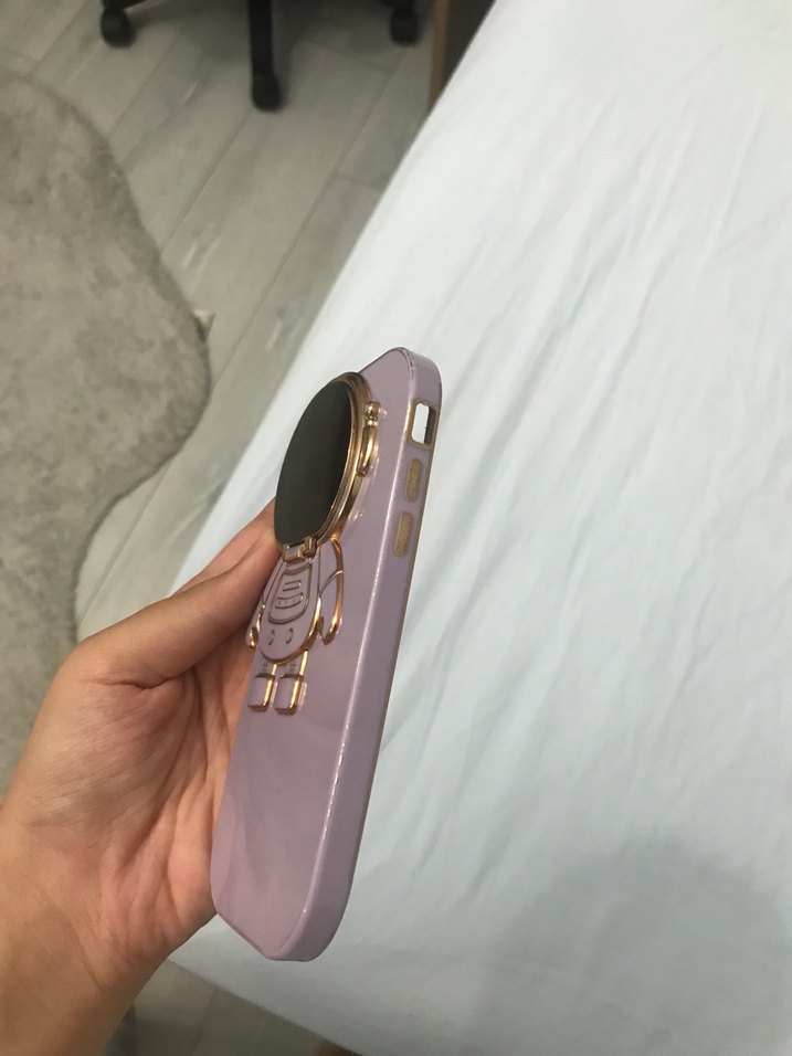 Mor Astronot Desenli Telefon Kılıfı - Görsel 4