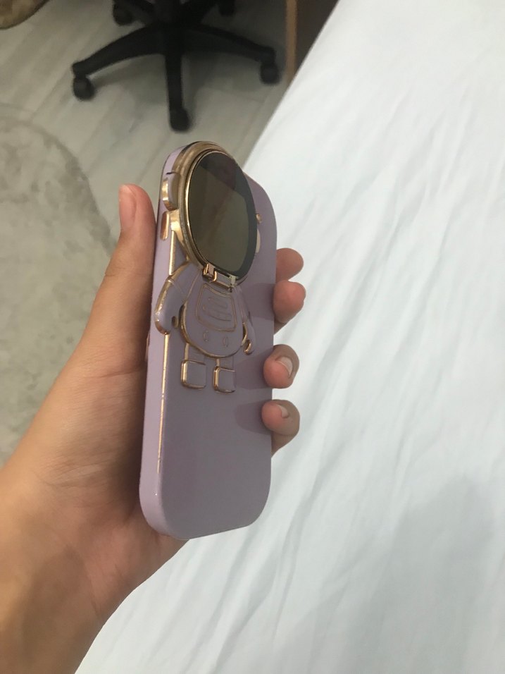 Mor Astronot Desenli Telefon Kılıfı - Görsel 2