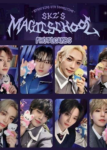 STRAY KIDS
