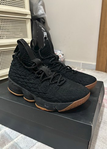 Nike Lebron 15