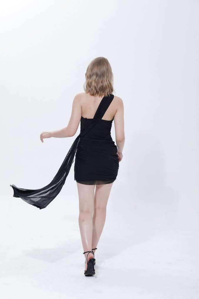 TEK OMUZ TASARIM TÜL ELBİSE - Görsel 4