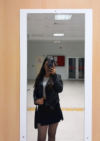 siyah yırtmaçlı şort etek