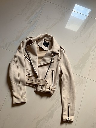 xs Beden Bershka krem rengi ceket