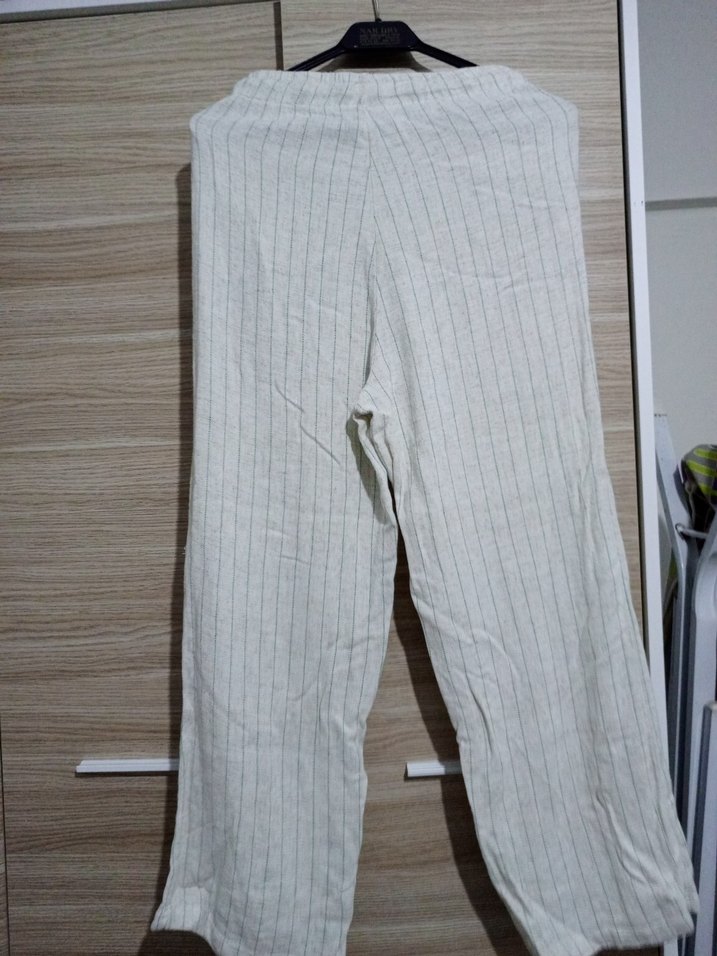 Kadın Beyaz Pilili Keten Pantolon - Görsel 2