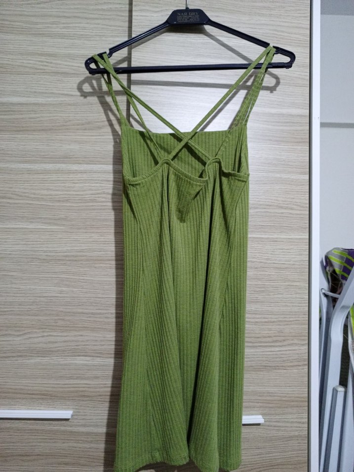 Yeşil Piliseli Midi Askılı Elbise - Görsel 2