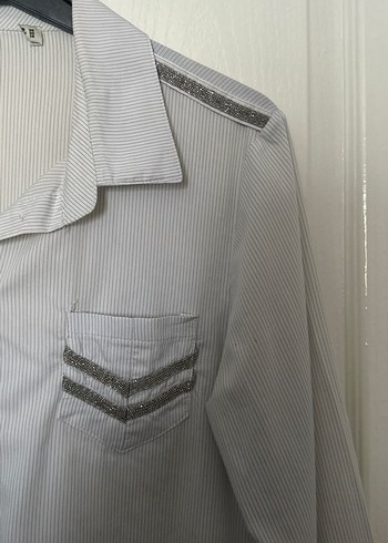 Bej V Yaka Uzun Kollu Pamuklu Gömlek - Görsel 3